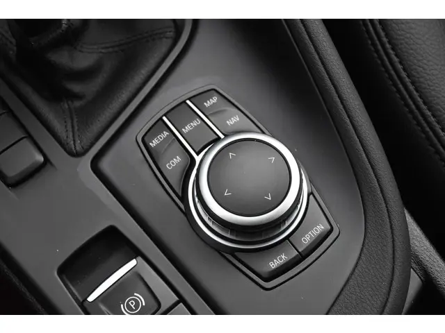 BMW X1 sDrive20i High Executive 2020 Benzine 31