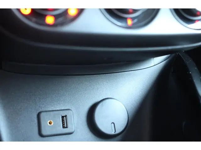 Opel ADAM 1.2 Sport 2015 Benzine 24