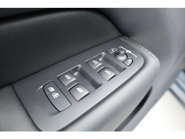 Volvo XC60 T6 Recharge Plus Bright 2025 Hybride Benzine 7