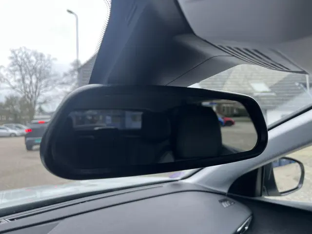 Peugeot 3008 1.2 Turbo 130 PK 2021 Benzine 27