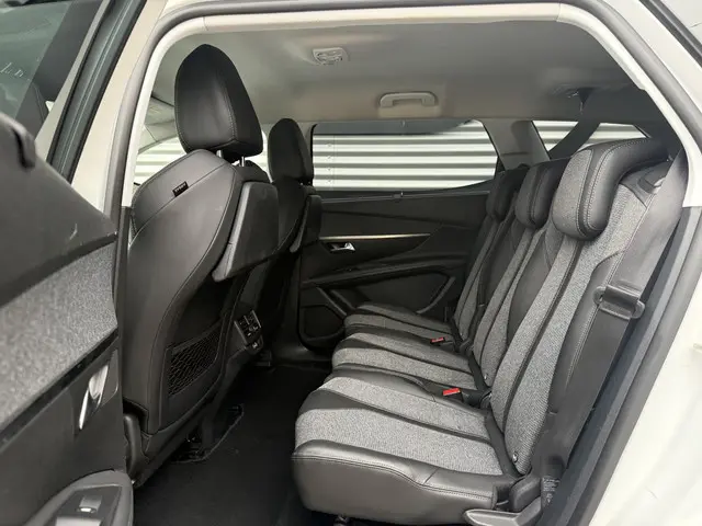 Peugeot 5008 1.2 PureTech Allure 2018 Benzine 12