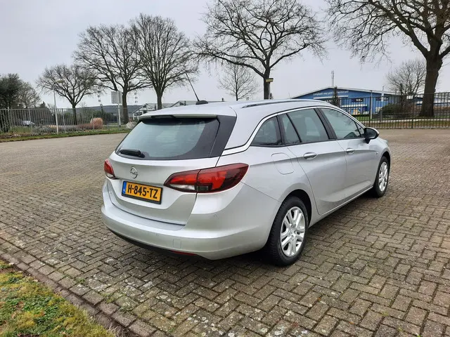 Opel Astra Sports Tourer 1.2 Launch Edition 2020 Benzine 4