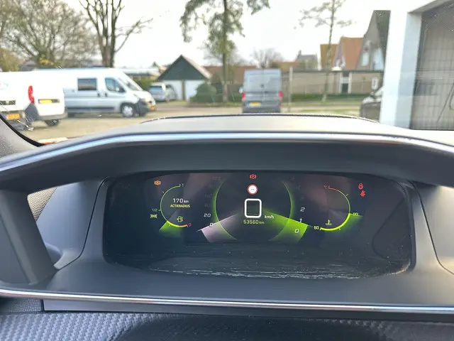 Peugeot 2008 1.2 Turbo 130 PK GT Pack 2021 Benzine 13