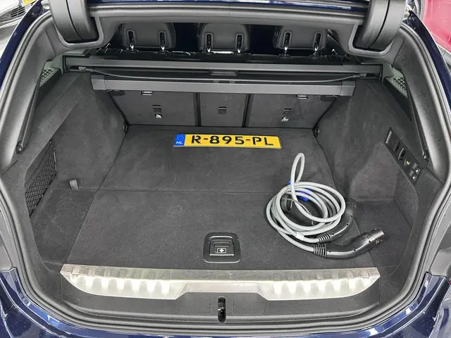 BMW 3 Serie Touring 330e xDrive 2022 Hybride Benzine 9