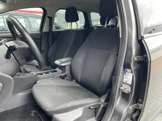 Ford Focus Wagon 1.0 Trend Edition 2015 Benzine 11