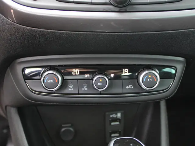 Opel Crossland X 1.2 Turbo Innovation 2019 Benzine 17