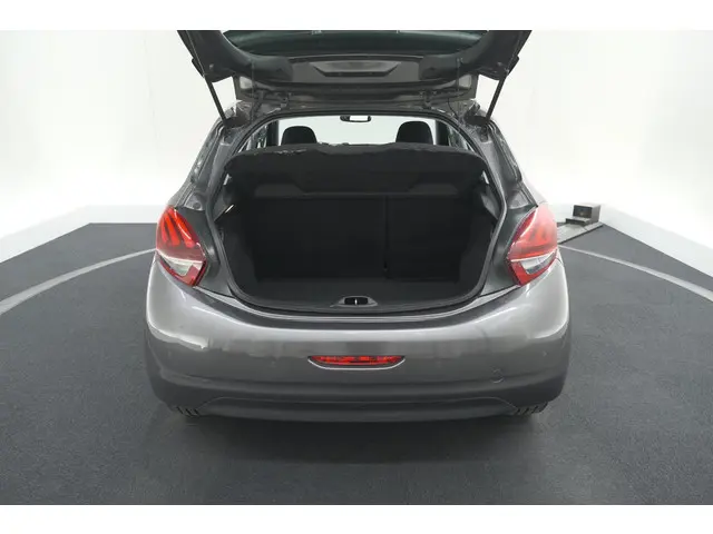 Peugeot 208 PureTech 82 Signature 2018 Benzine 56