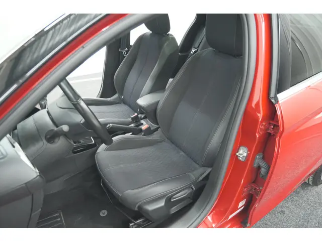 Opel Corsa 1.2 Turbo 100 Ultimate 2023 Benzine 29