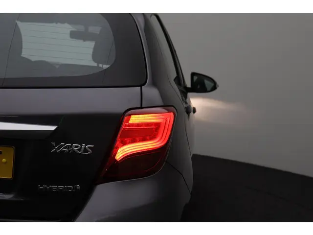 Toyota Yaris 1.5 Hybrid Aspiration 2015 Hybride Benzine 30