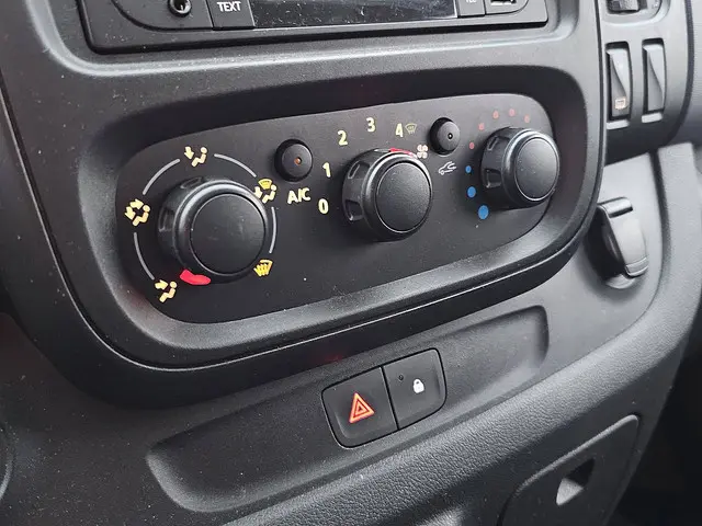 Opel Vivaro 1.6 2019 Diesel 9