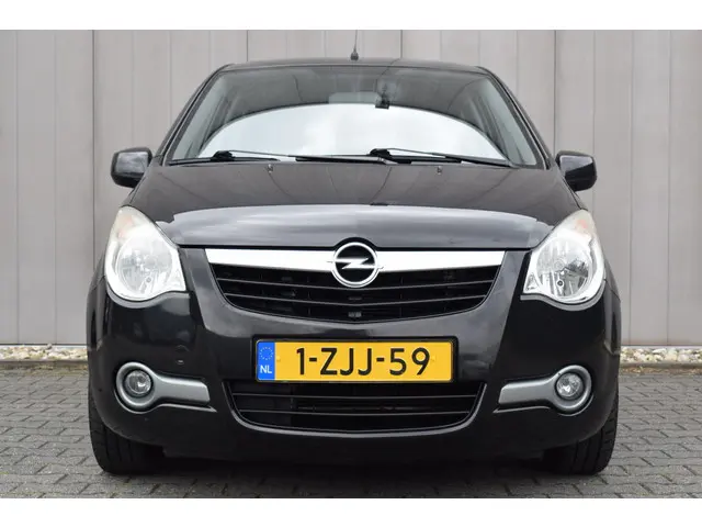 Opel Agila 1.0 Berlin 2015 Benzine 13