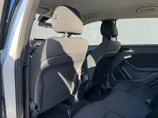 Mercedes-Benz B-Klasse 180 Ambition 2015 Benzine 12