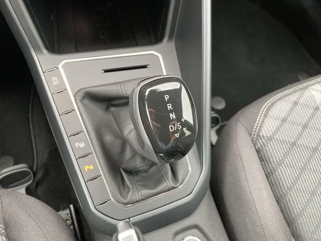 Volkswagen Polo 1.0 TSI R-Line Edition 2025 Benzine 12