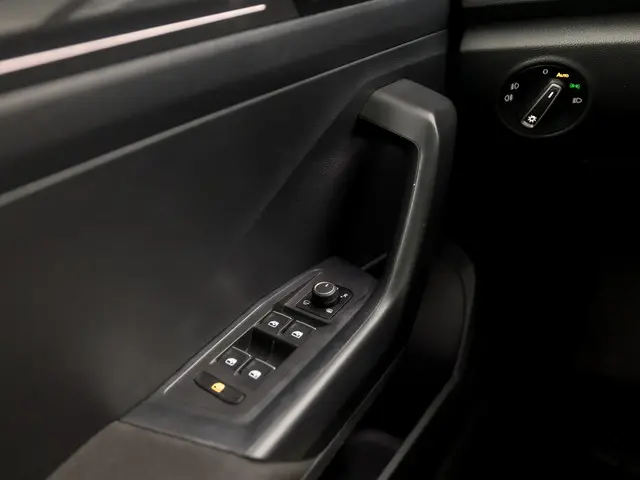 Volkswagen T-Roc 1.5 TSI Sport 2018 Benzine 22