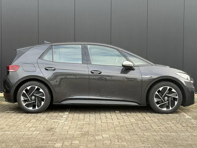 Volkswagen ID.3 First 58 kWh 2020 Elektrisch 3