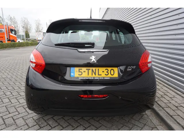 Peugeot 208 1.2 e-VTi Envy 2014 Benzine 7