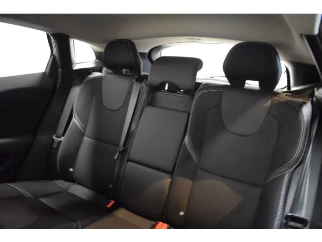 Volvo V40 2.0 T3 153pk Nordic+ 2017 Benzine 10