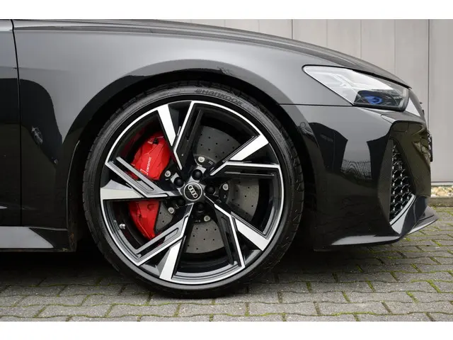 Audi RS6 Avant 600PK Quattro 2019 Benzine 44