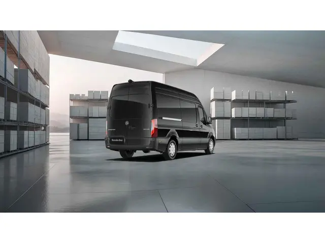 Mercedes-Benz Sprinter 315 CDI L2 RWD Pro 2025 Diesel 2
