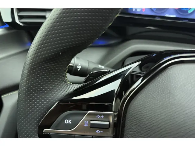Peugeot 408 1.6 HYbrid GT 180 EAT8 2024 Hybride Benzine 35