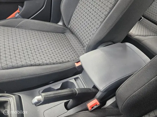 Volkswagen T-Cross 1.0 TSI Life Business 2020 Benzine 17