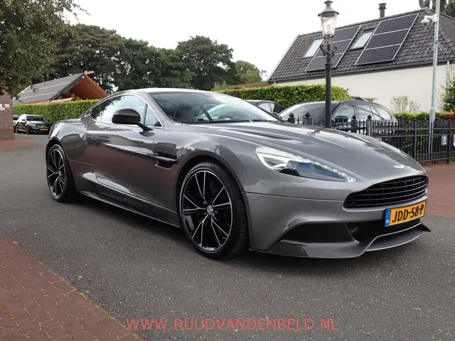 Aston Martin V12 Vanquish 2+2 2014 Benzine 3