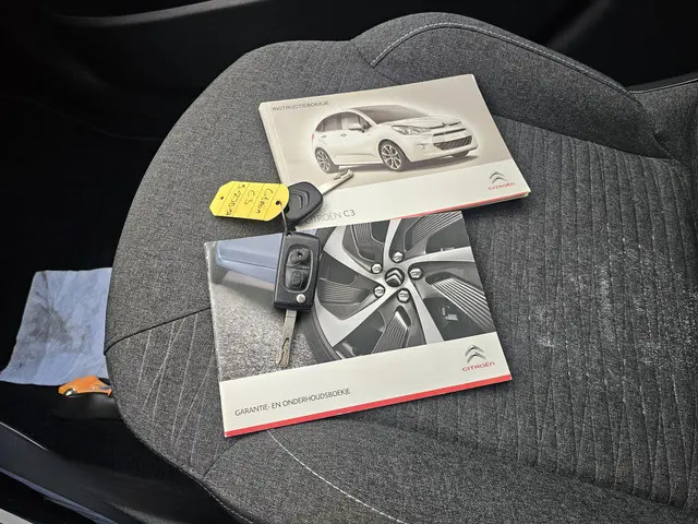 Citroën C3 1.2 PureTech Collection, Automaat 2015 Benzine 9