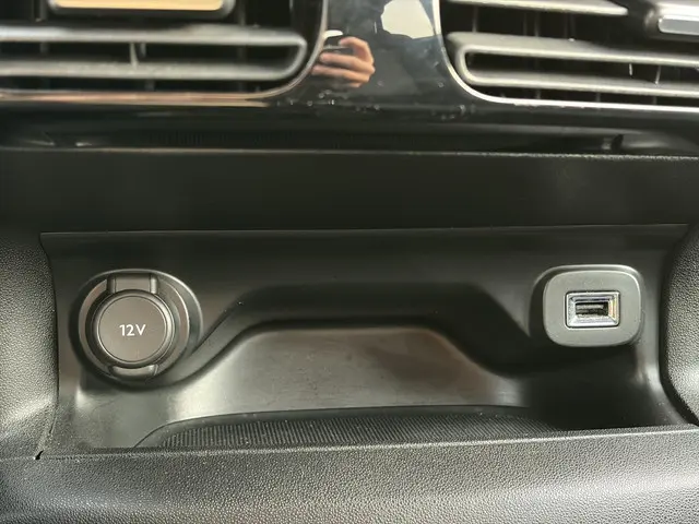 Citroën C4 Cactus 1.2 PureTech Shine 2015 Benzine 33