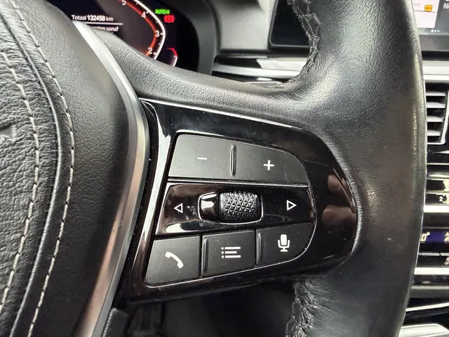 BMW 5 Serie 520i Executive Edition 2020 Benzine 13