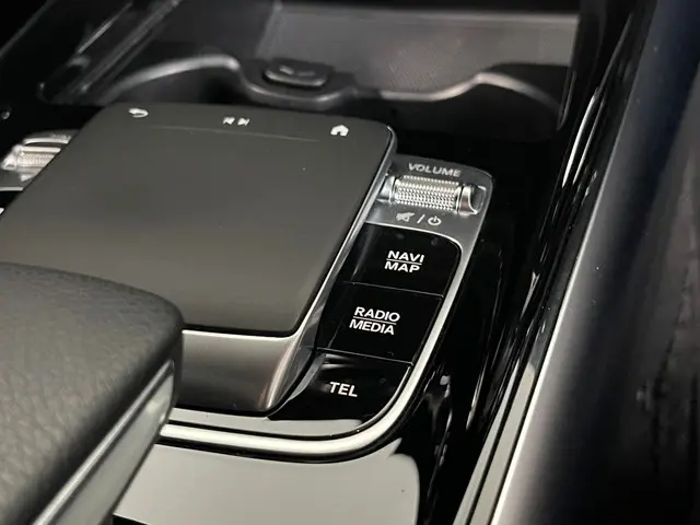Mercedes-Benz B-Klasse 180 Bus. Sol. AMG 2019 Benzine 21