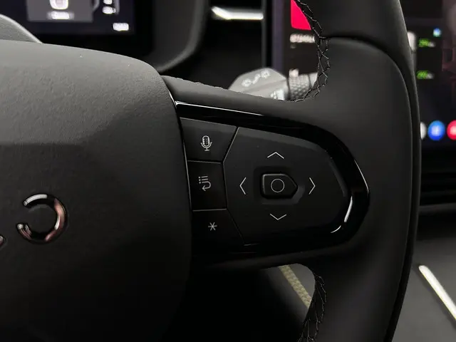 Lynk & Co 01 More 2025 Hybride Benzine 21