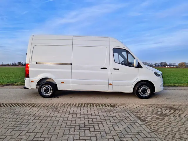 Mercedes-Benz Sprinter 211 1.9 CDI L2 H2 2022 Diesel 7