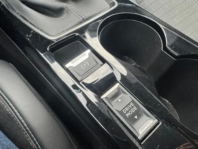 Peugeot 208 1.2 PureTech Blue Lease Allure 2020 Benzine 20