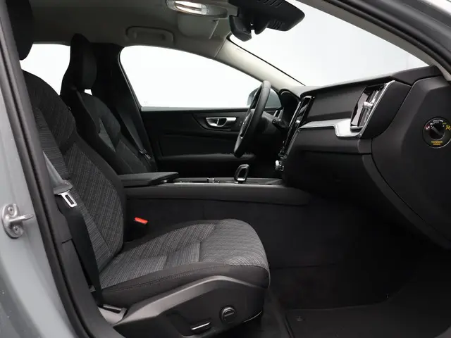 Volvo V60 B4 197PK Essential Edition 2026 Benzine 9