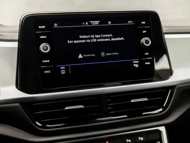 Volkswagen T-Roc 1.5 TSI Life Sport 2023 Benzine 27