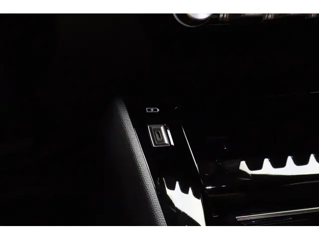 Peugeot e-208 EV GT 51 kWh 2024 Elektrisch 38