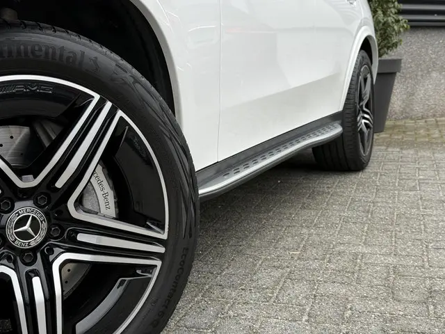 Mercedes-Benz GLC 400e 4M AMG 2023 Hybride Benzine 28