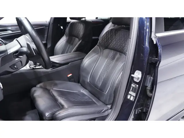 BMW 5 Serie 530i M Sport 2022 Benzine 42