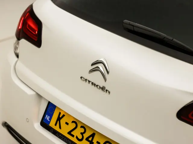 Citroën C4 1.2 PureTech Sport 2016 Benzine 27
