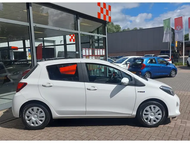 Toyota Yaris 2