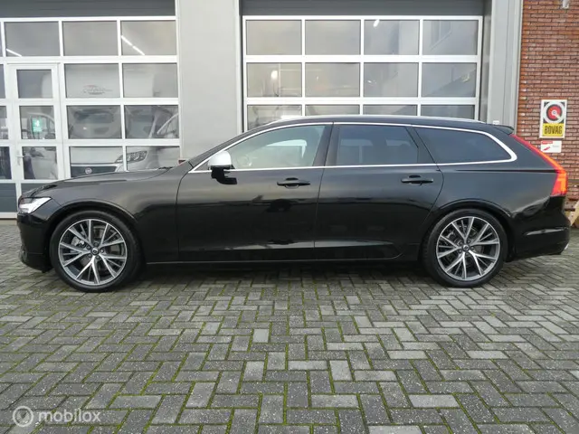 Volvo V90 2.0 T5 R-Design 2017 Benzine 2