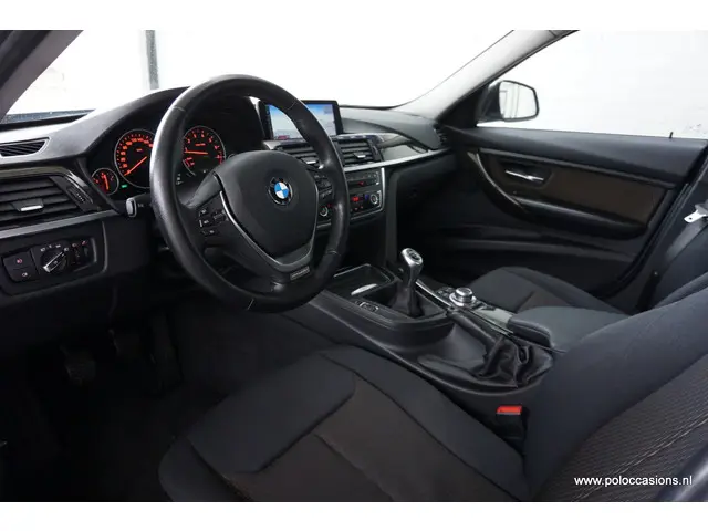 BMW 3 Serie 320i 2012 Benzine 5