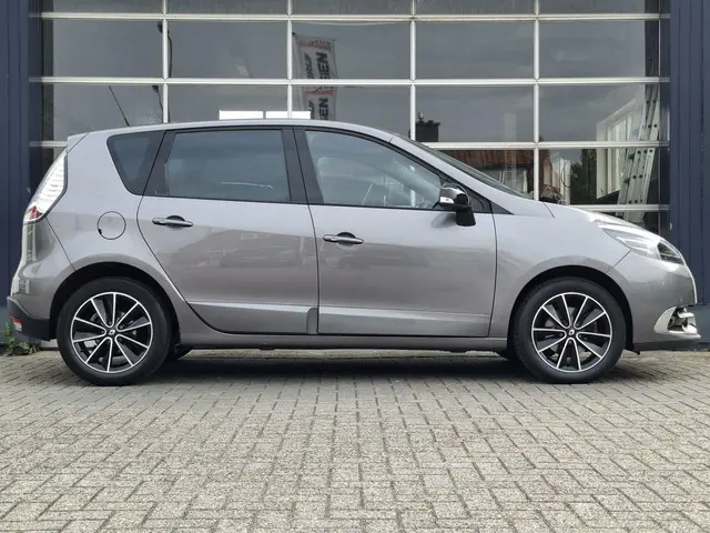 Renault Scénic TCe 115 Bose 2013 Benzine 6