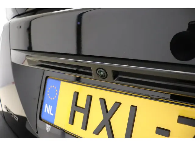 Peugeot 2008 1.2 Hybrid 136 Allure 2024 Hybride Benzine 14