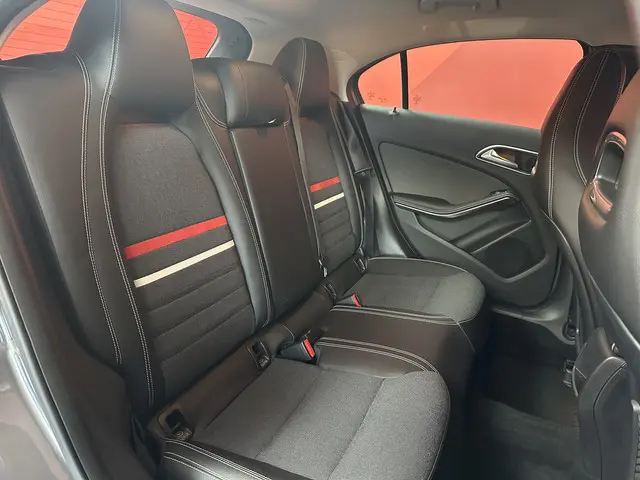 Mercedes-Benz A-Klasse 180 2014 Benzine 8