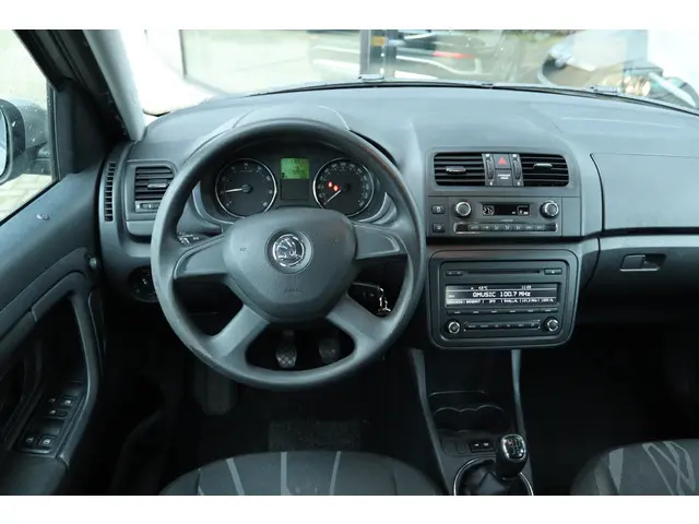 Škoda Roomster 1.2 TSI FRESH 2014 Benzine 24