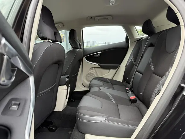 Volvo V40 2.0 D2 Momentum Business 2015 Diesel 7