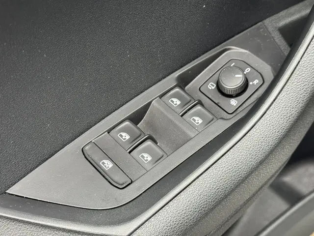 Škoda Karoq 1.5 TSI DSG ACT Ambition 2024 Benzine 11