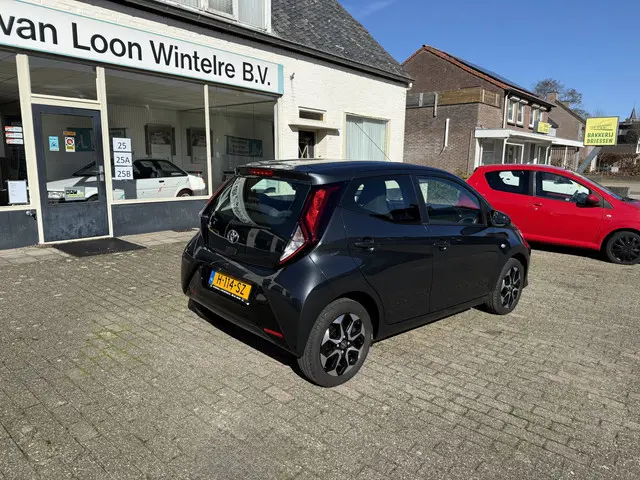 Toyota Aygo 1.0 VVT-i x-play 2020 Benzine 5