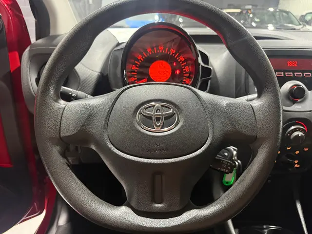Toyota Aygo 1.0 VVT-i x-now 2017 Benzine 9